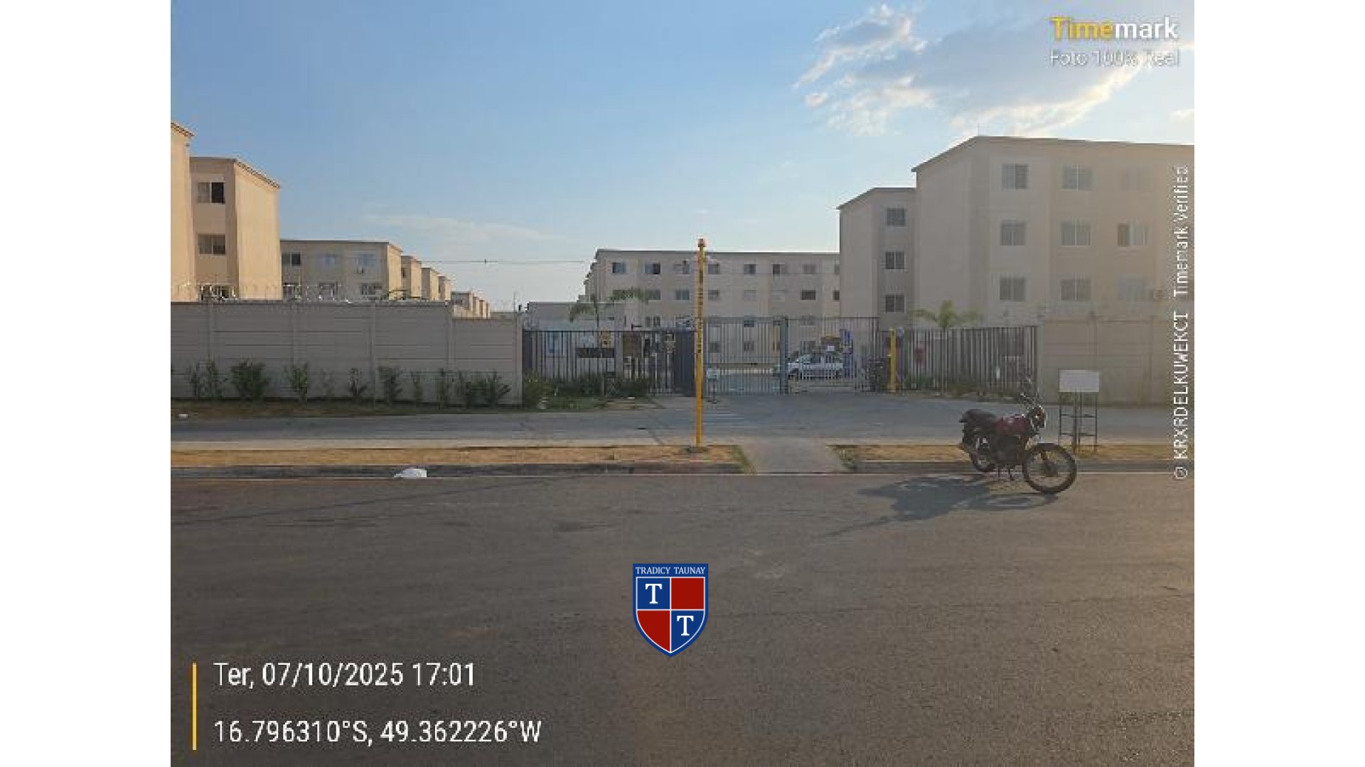 APARTAMENTO em FAZENDA DOURADOS - CONDOMINIO SONHO DOUR