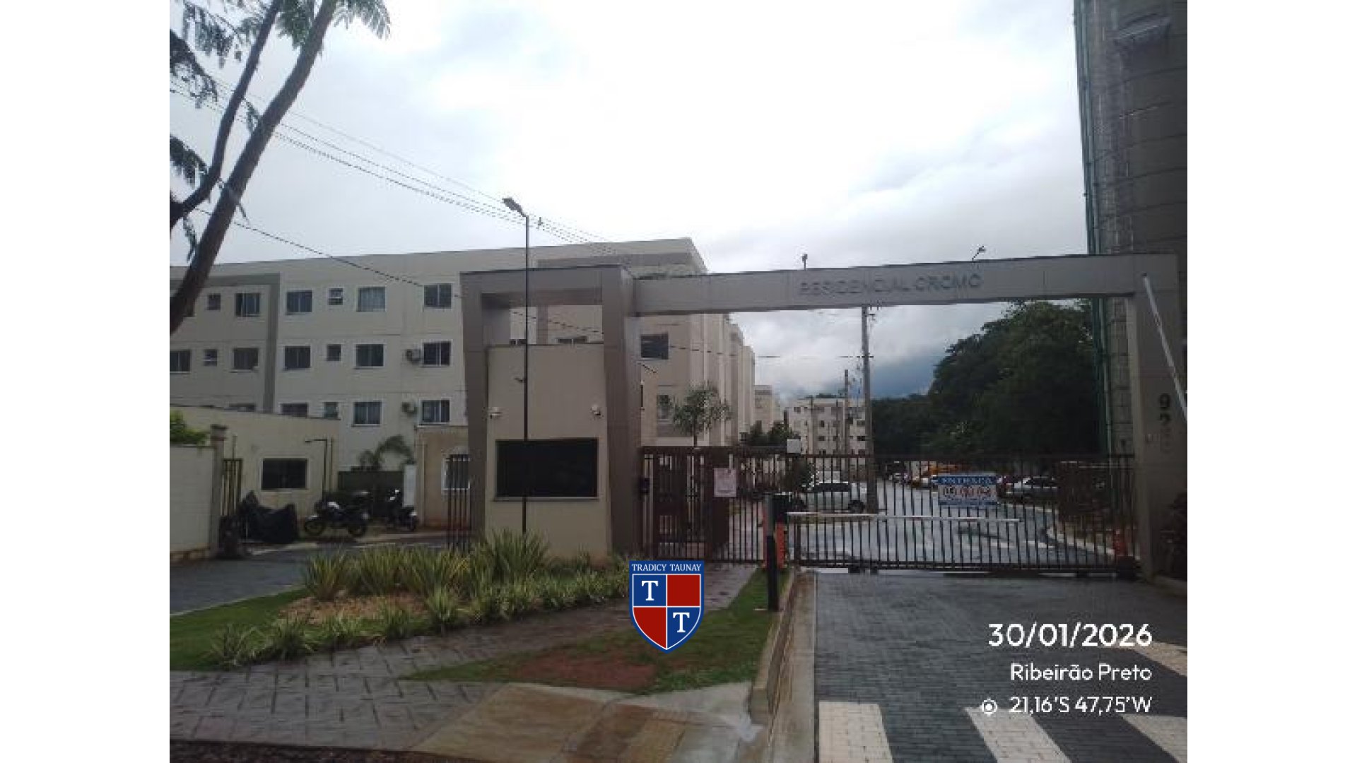 APARTAMENTO em JARDIM OURO BRANCO