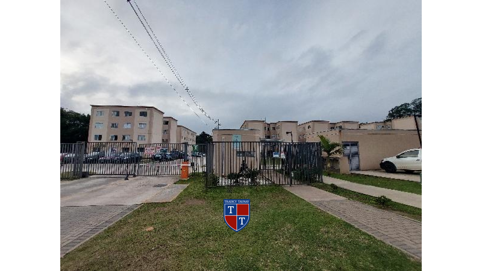 APARTAMENTO em CAMPO DE SANTANA