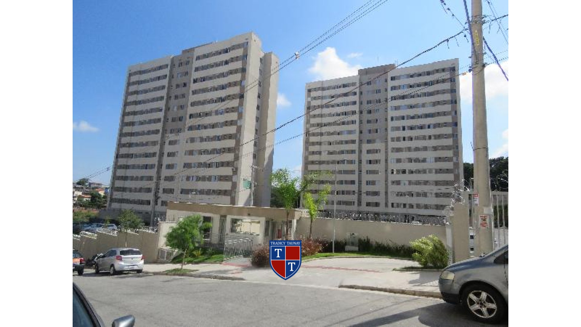 APARTAMENTO em MANTIQUEIRA