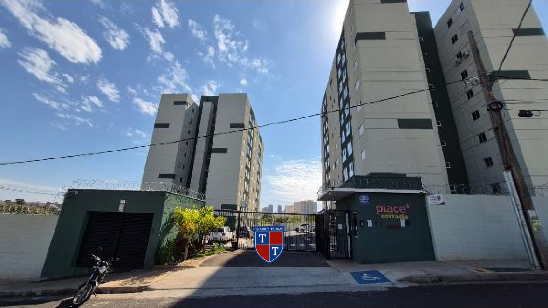 APARTAMENTO em SHOPPING PARK