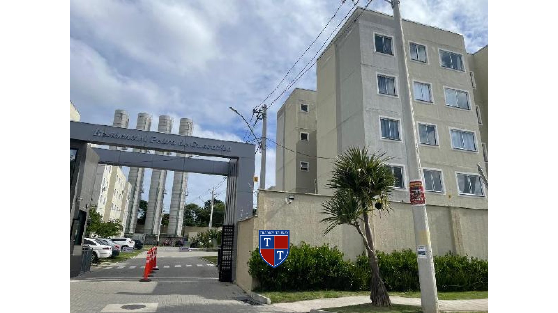 APARTAMENTO em GUARATIBA