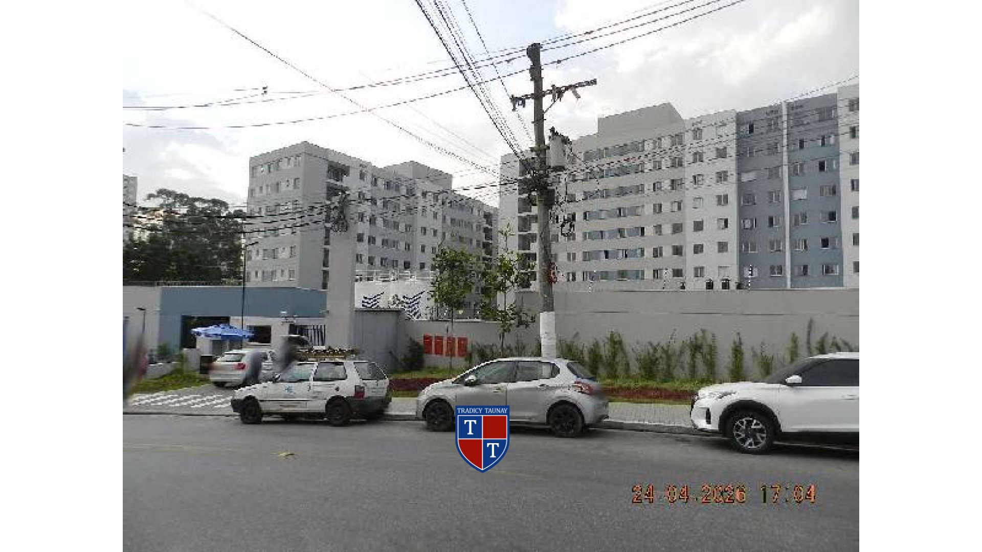 APARTAMENTO em PARQUE COLONIAL