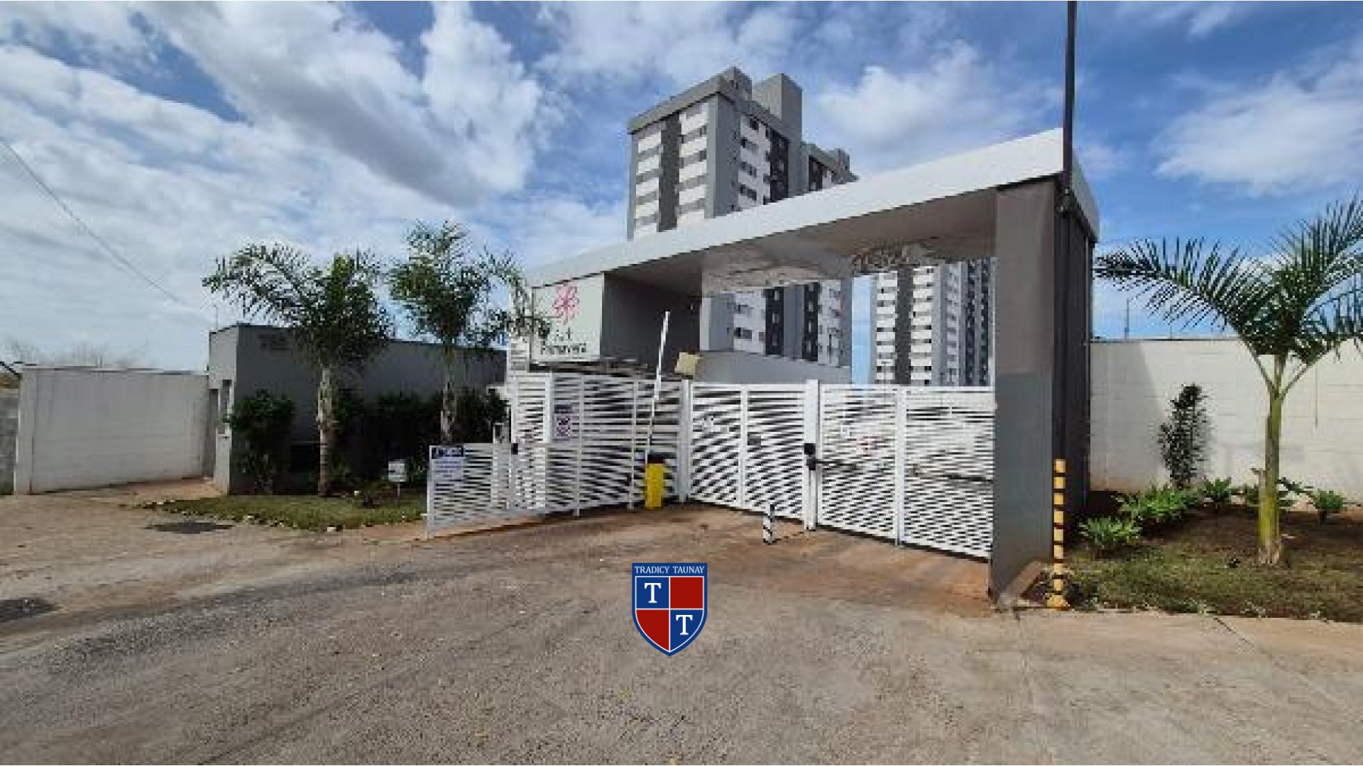 APARTAMENTO em LOURDES