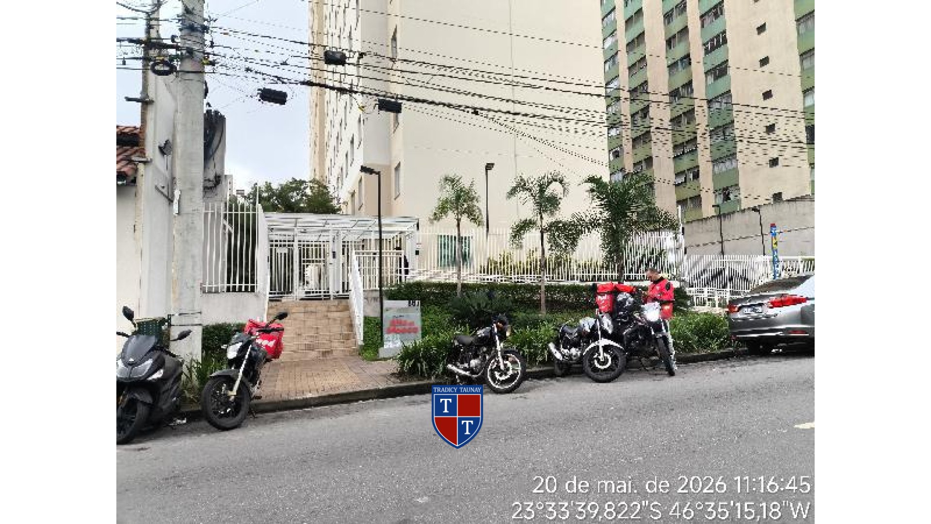 APARTAMENTO em VILA CLAUDIA