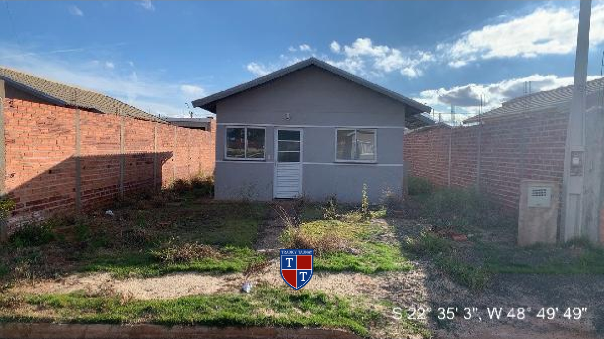 CASA em JARDIM YVONE