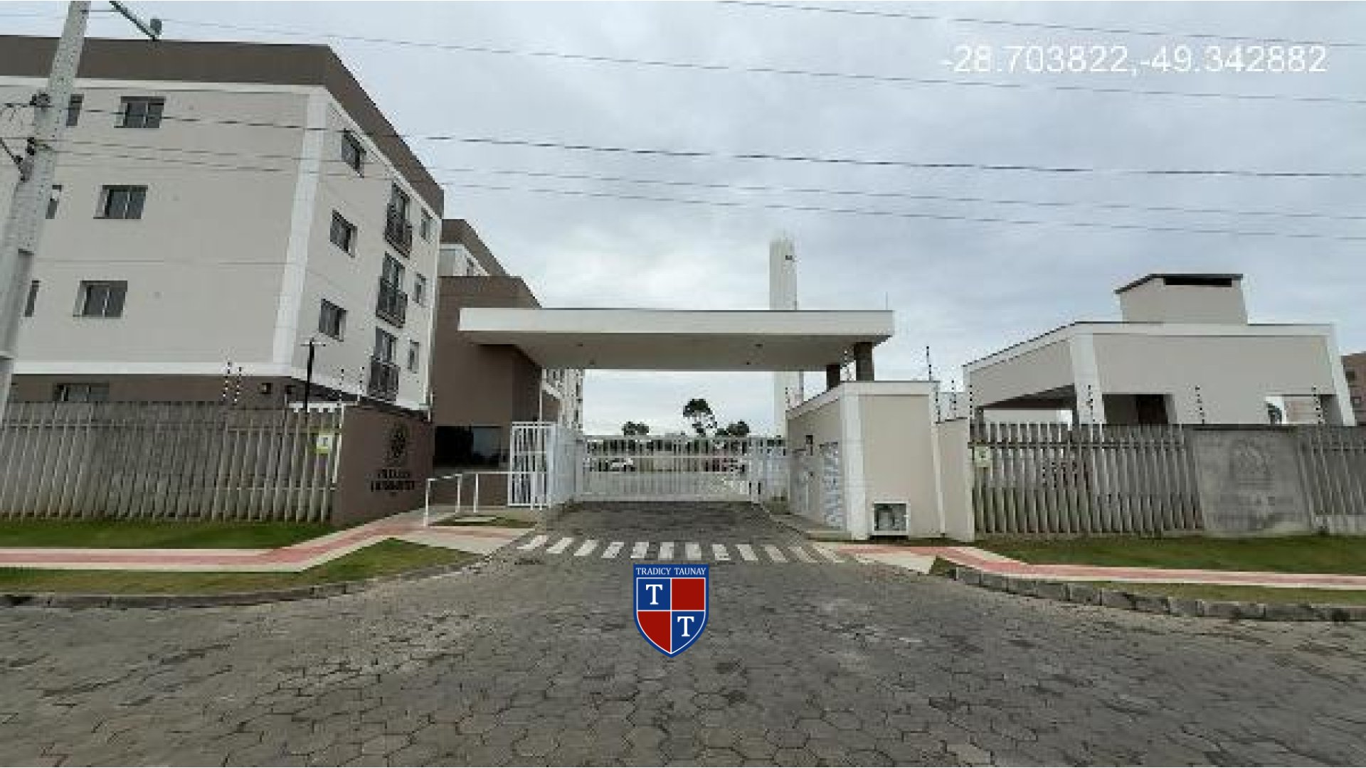 APARTAMENTO em ANA MARIA