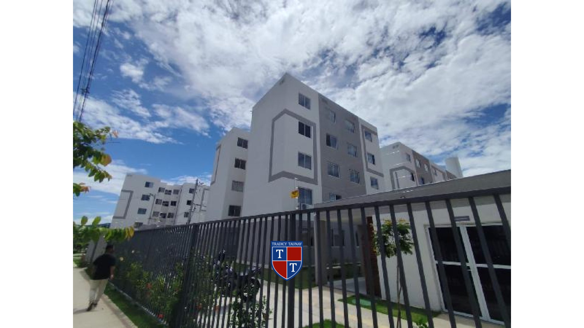 APARTAMENTO em GUARATIBA