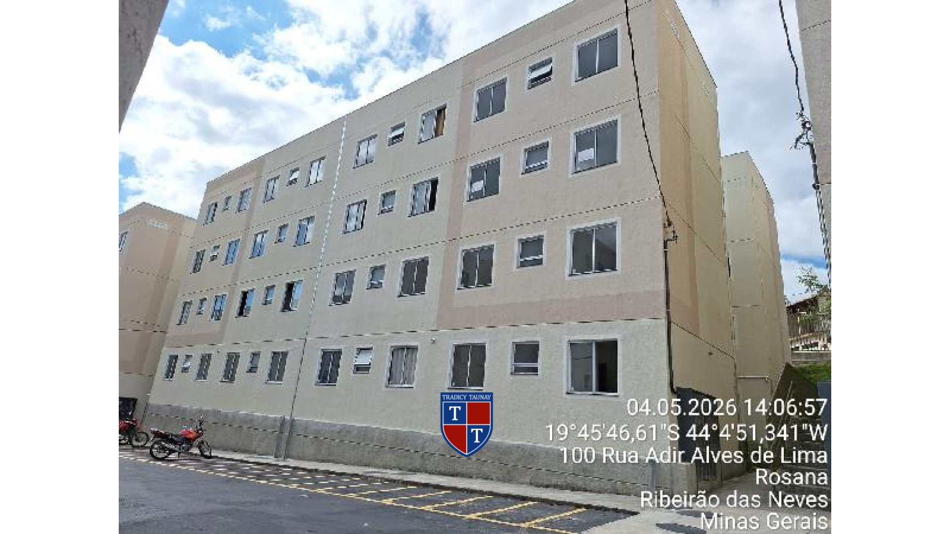 APARTAMENTO em DONA CLARA