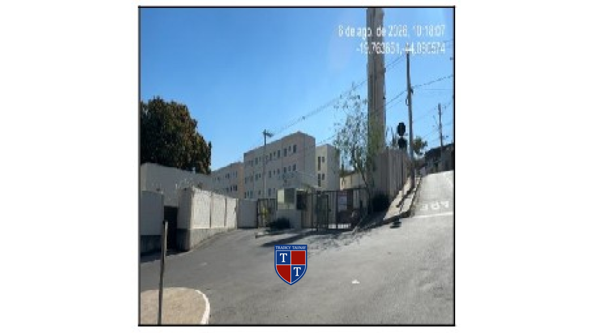 APARTAMENTO em DONA CLARA