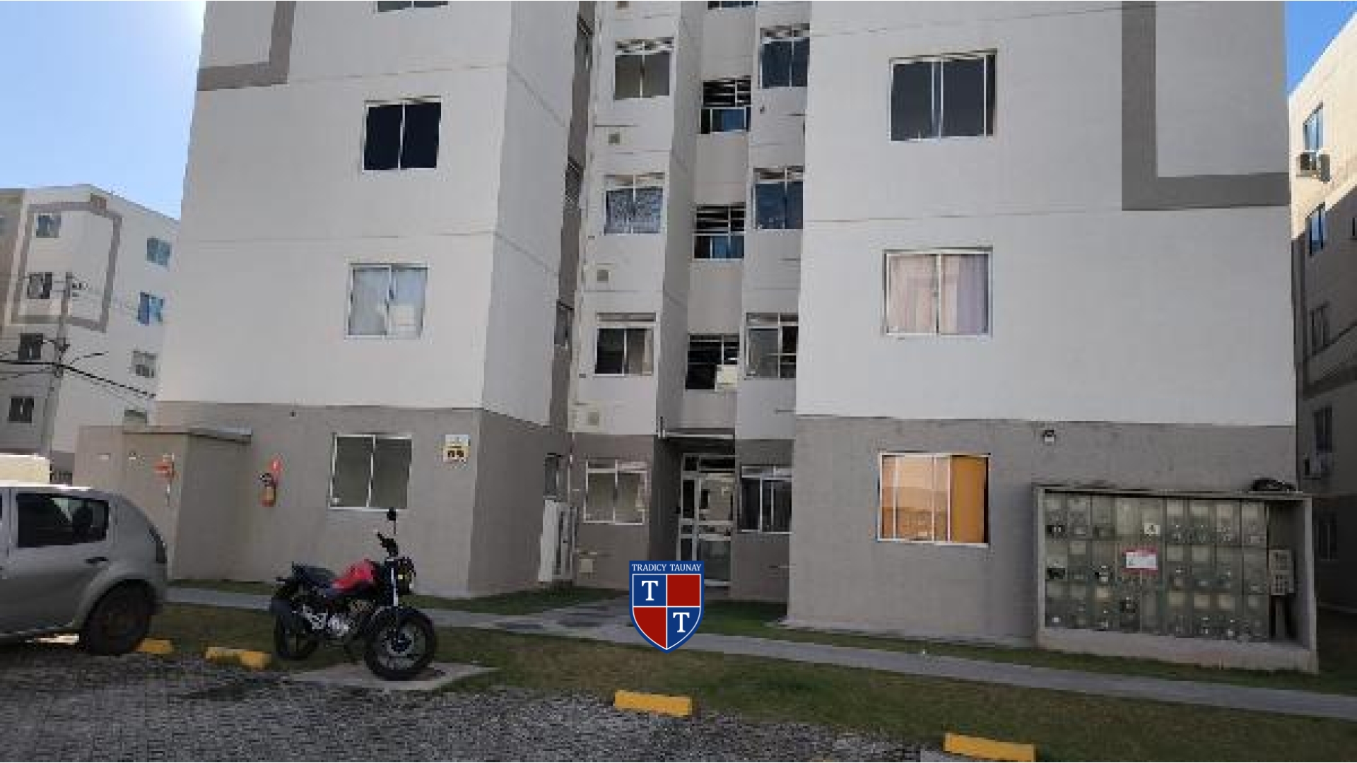 APARTAMENTO em SANTA CRUZ