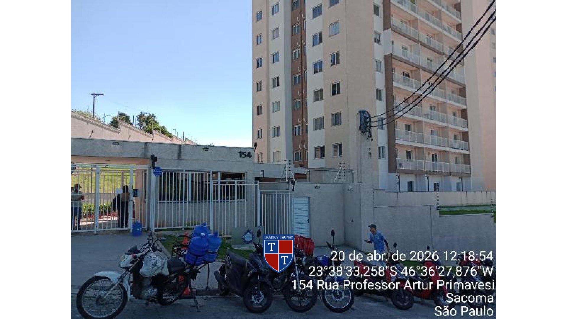 APARTAMENTO em PARQUE BRISTOL