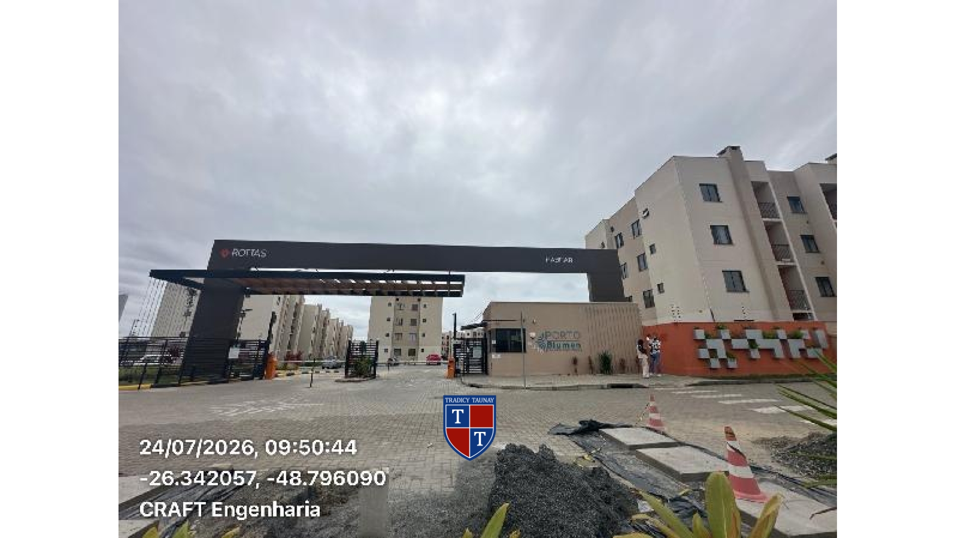 APARTAMENTO em PARANAGUAMIRIM