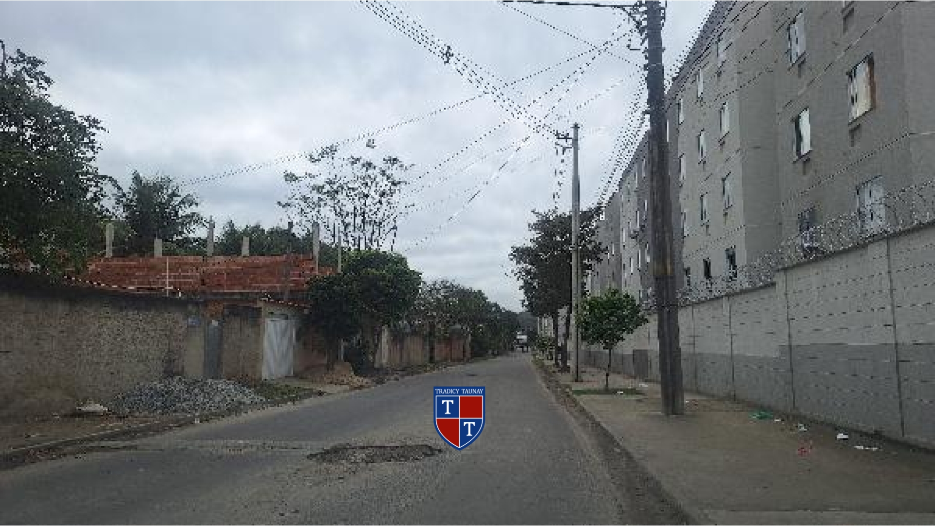 APARTAMENTO em GUARATIBA
